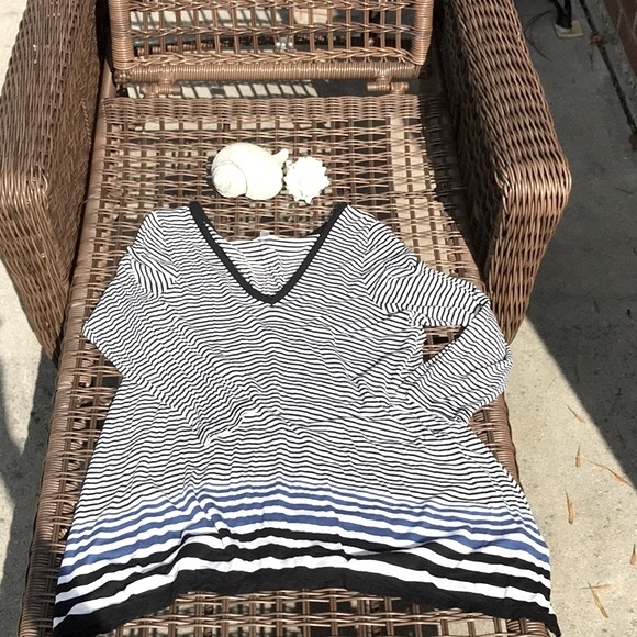 Max Studio Hi Lo Black and Cream Striped V-neck Long Sleeve Top Size Medium - Picture 7 of 11